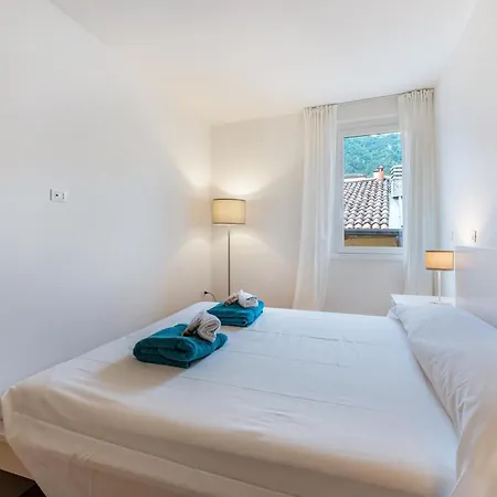 Lumia's Flat - View Διαμέρισμα Salò
